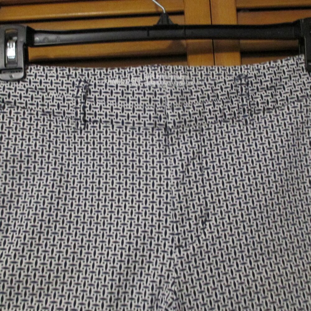 Gap shorts Khakis by Gap, Bermuda navy & white cotton with stretch size 12 - Picture 7 of 10